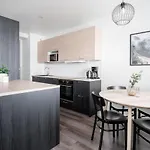 아파트 1br Next To Railway Station & Nokia Arena *