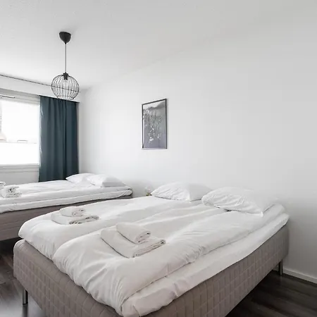 1br Next To Railway Station & Nokia Arena *