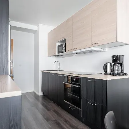 דירה 1br Next To Railway Station & Nokia Arena